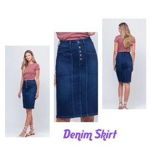 Vervet by Flying Monkey Buttonfly Denim Skirt